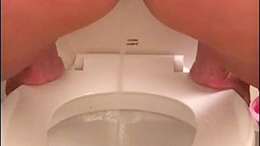 Egyptian Pee Toilets Hidden Cam - Egyptian amateur close-up of horny XXX mom peeing in the toilet | AREA51. PORN