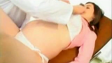 Sensuous Pregnant Woman Gets Gyno Exam From Unscrupulous Doctor
