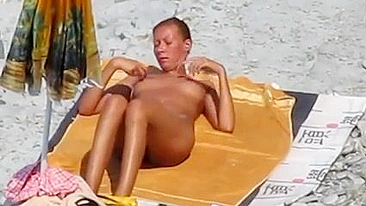 Sultry Amateur Gives Mind-Blowing Blowjob At Nudist Beach